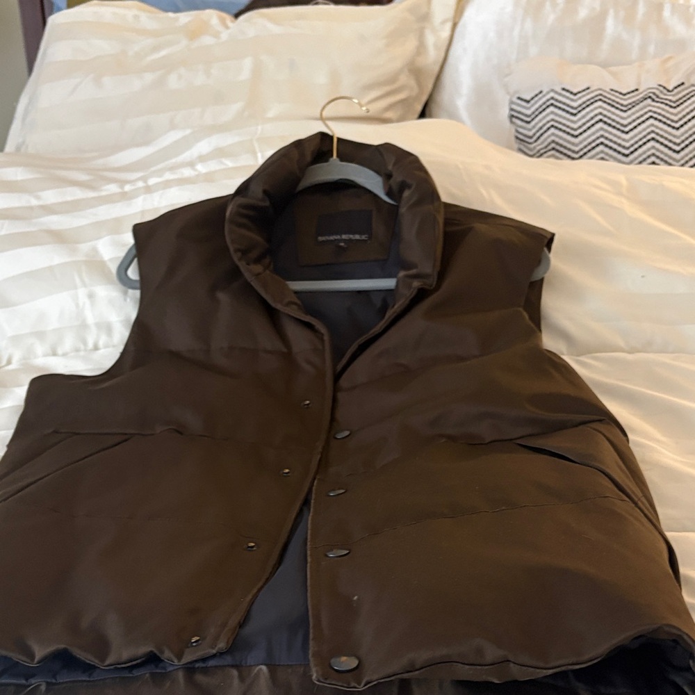 Banana Republic Men's Dark Brown Puffer Jacket - Picture 2 of 5